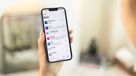 LG유플러스(www.lguplus.com), SK텔레콤, KT 등 통신 3사는 아이폰 RCS(Rich Communication Services) 기업 메시징을 정식 서비스로 전환했다고 21일 밝혔다
